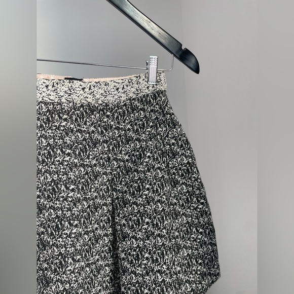 Banana Republic mini skirt black and white petite length size 2P - Picture 4 of 8